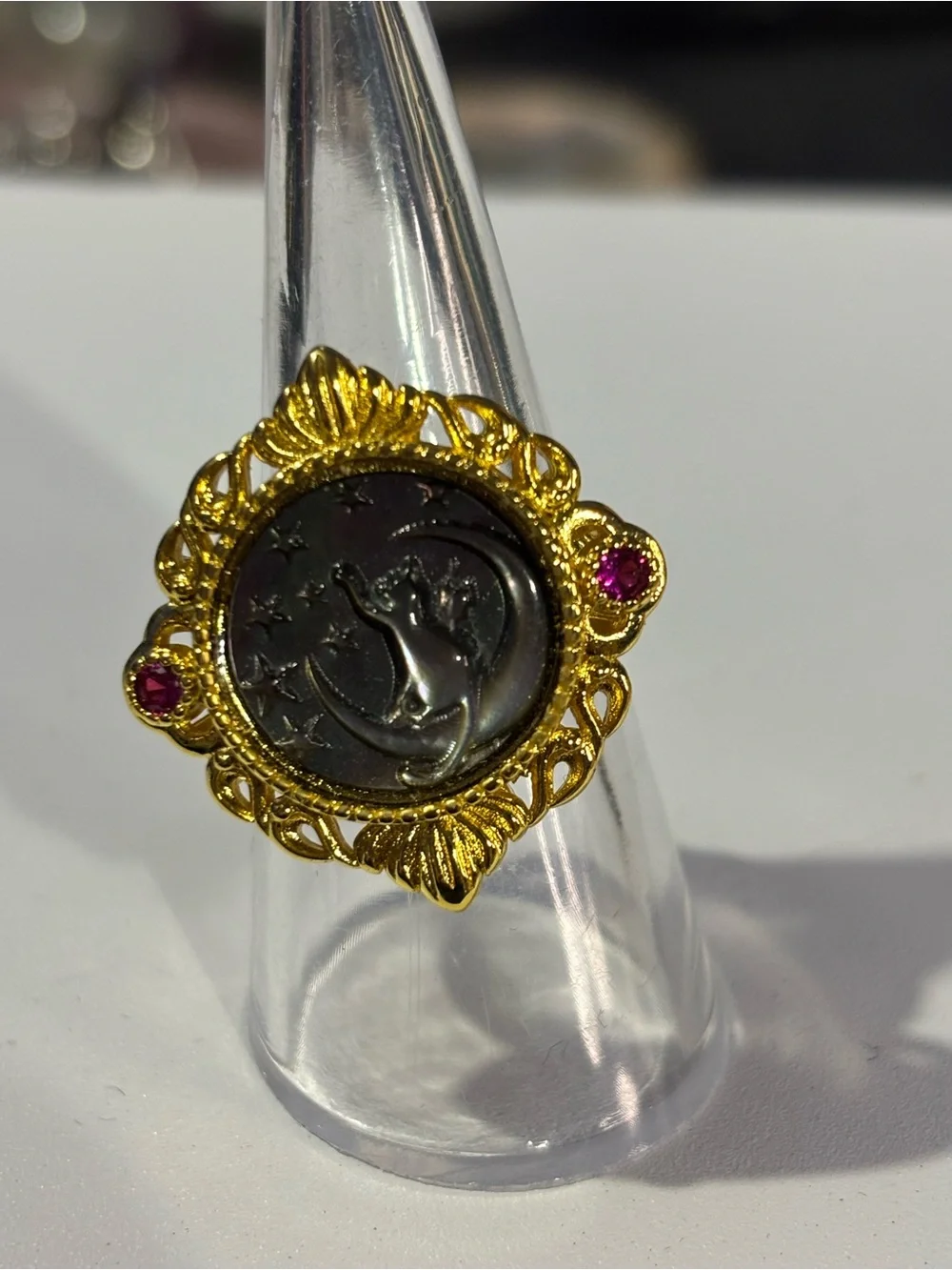 Gold-Tone Moon Cat Vintage-Style Ring with Pink Accent Stones